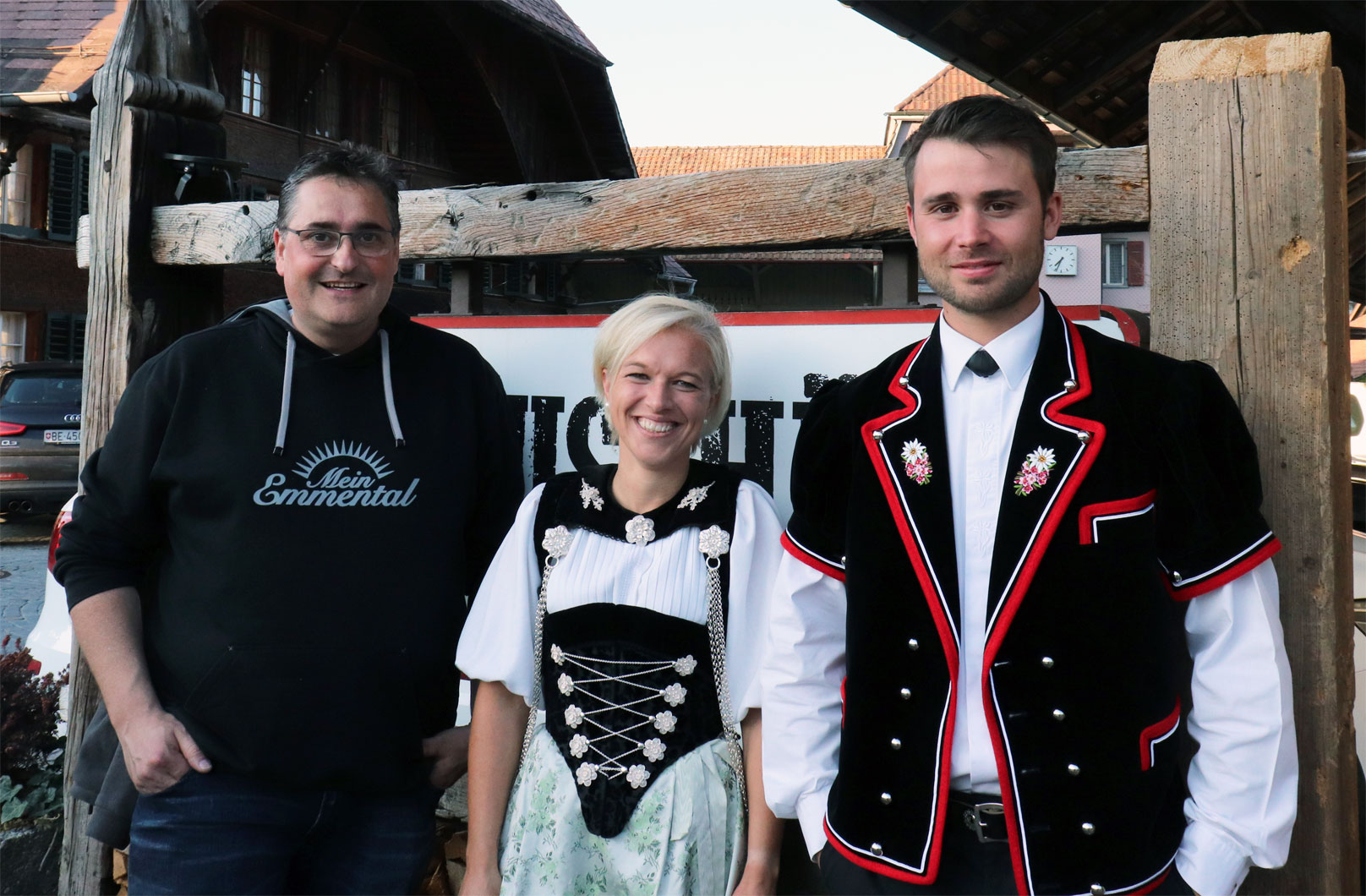 Bildliche Darstellung von Von links nach rechts:
Initiant Peter Erhard, Weiblicher Solopart Erika Liechti, Männlicher Solopart Roger Stadelmann